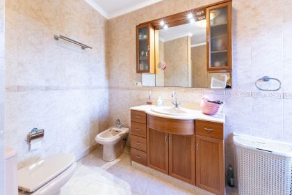 fc2d12409d2cf4e0acbf41c984866035 - 63