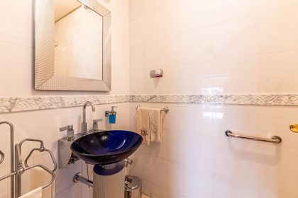 fc2d12409d2cf4e0acbf41c984866035 - 70