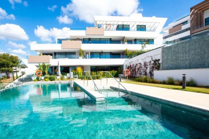 fc7563411adc7d7b1ee4e71313b256a9 - 12