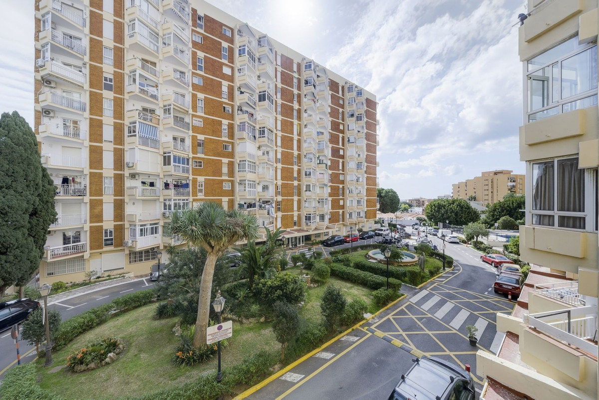 fc7a4e0bcffaa8182a2d98dee1aaed36 - 3