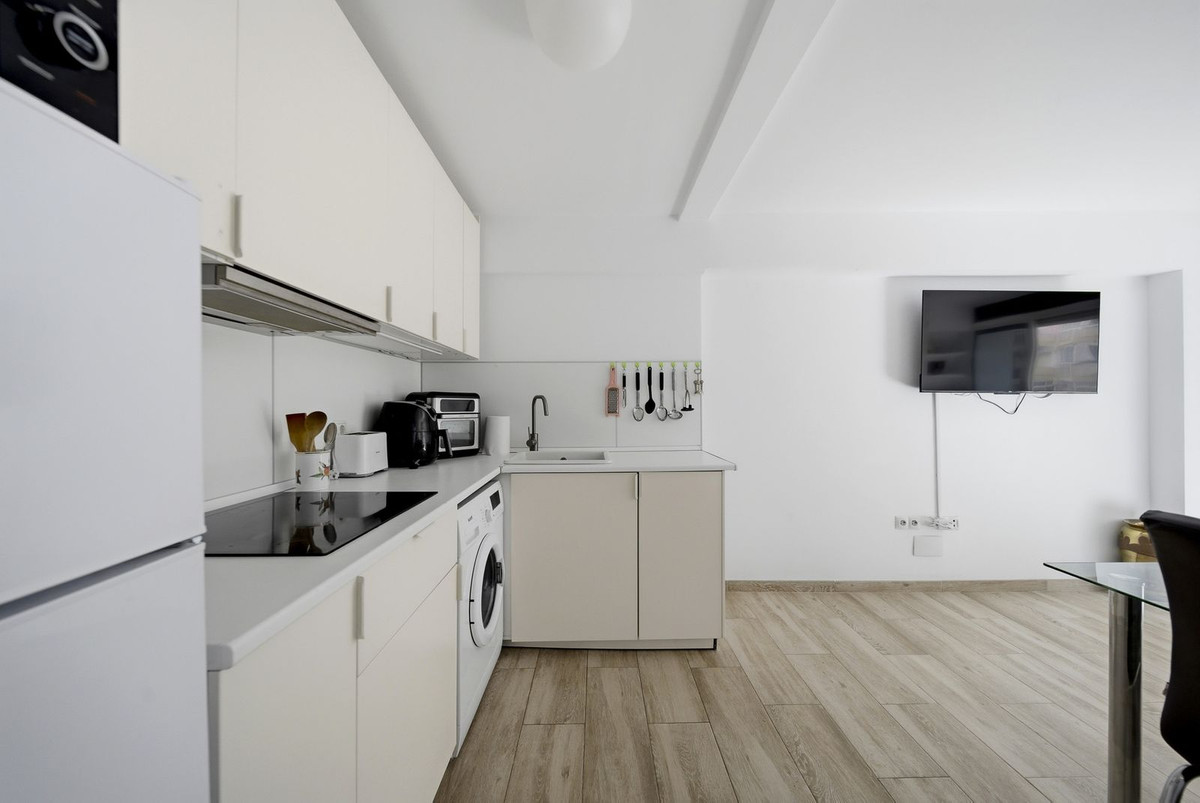 fc7a4e0bcffaa8182a2d98dee1aaed36 - 4