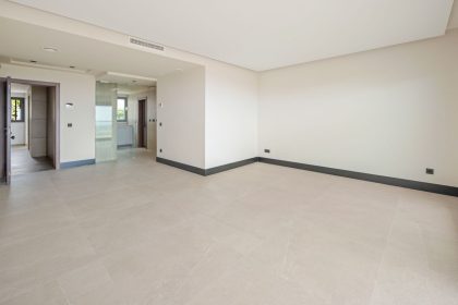 fcd4daad4985d73055824d9f3a99034b - 15