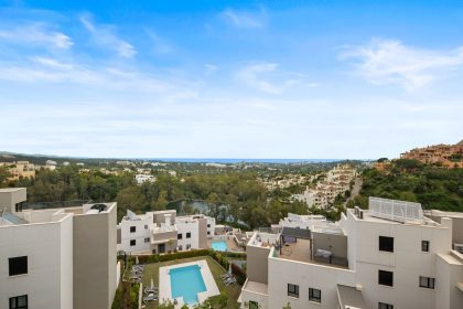 fcd4daad4985d73055824d9f3a99034b - 18