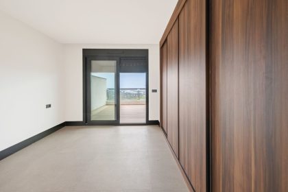 fcd4daad4985d73055824d9f3a99034b - 24