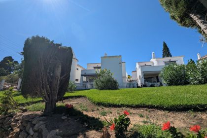 fcf338602a612eea9c297d6a44b095d3 - 2