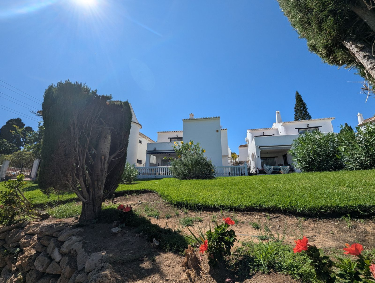 fcf338602a612eea9c297d6a44b095d3 - 2