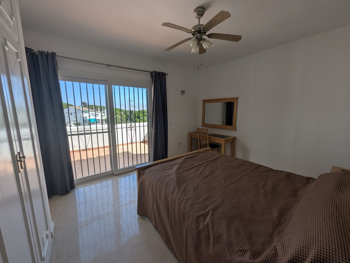 fcf338602a612eea9c297d6a44b095d3 - 32