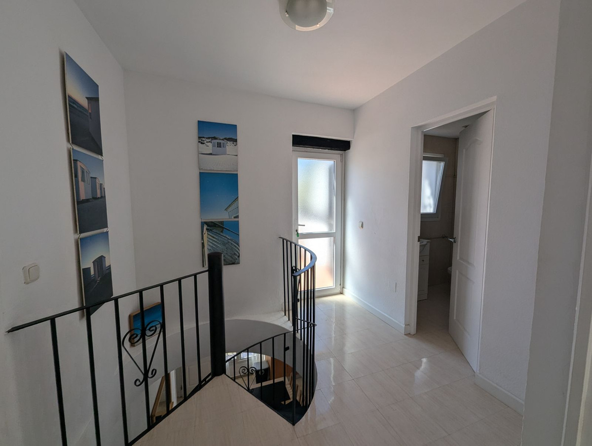 fcf338602a612eea9c297d6a44b095d3 - 38