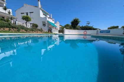 fcf338602a612eea9c297d6a44b095d3 - 9