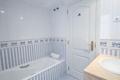 fd050d2aeaf92e2762f87c28de3e6b17 - 17