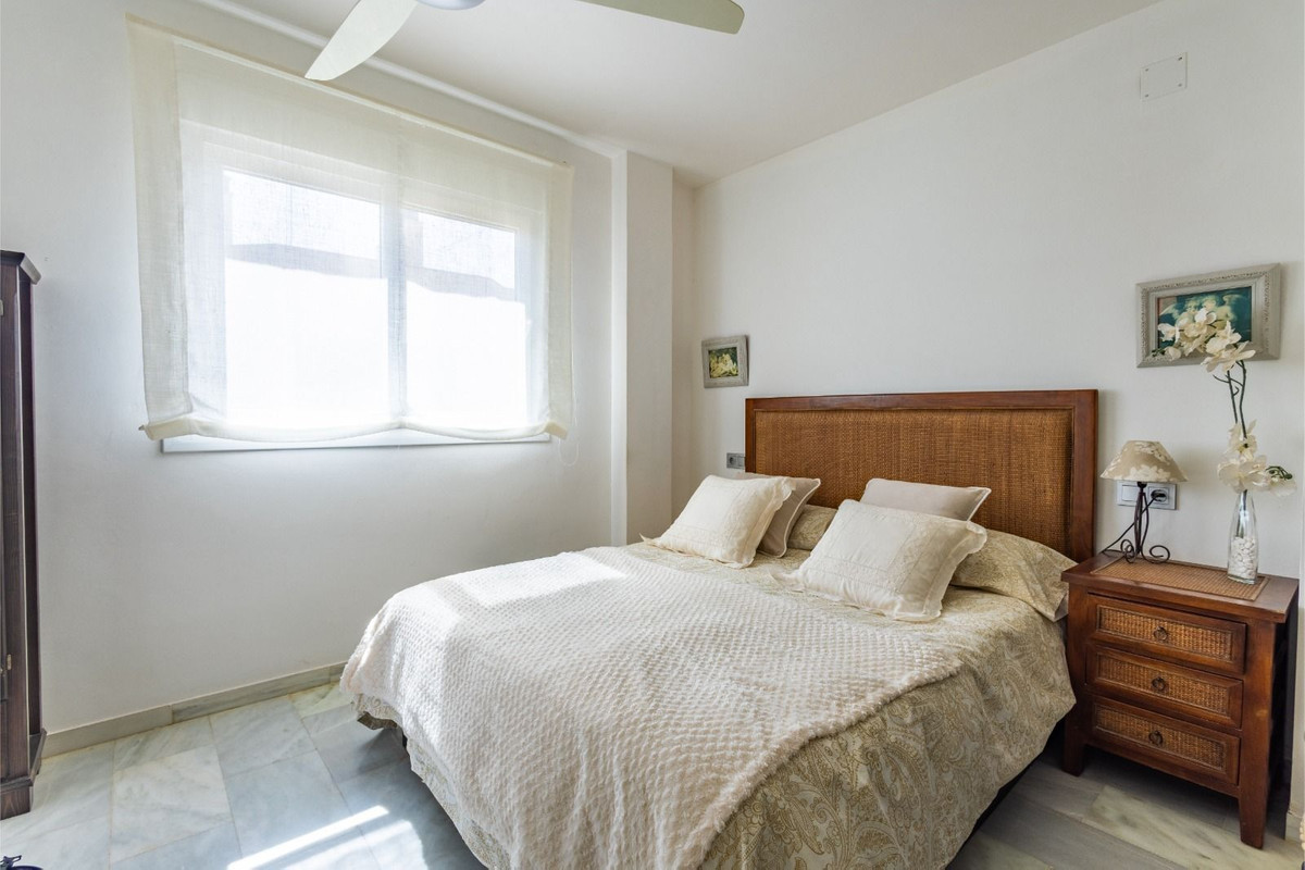 fd18129bdb202b4f963f22d5ad8ef1d1 - 14