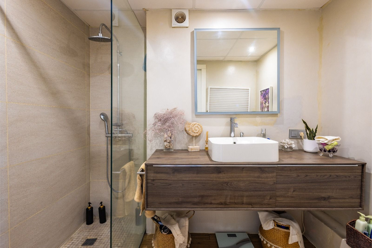 fd18129bdb202b4f963f22d5ad8ef1d1 - 19