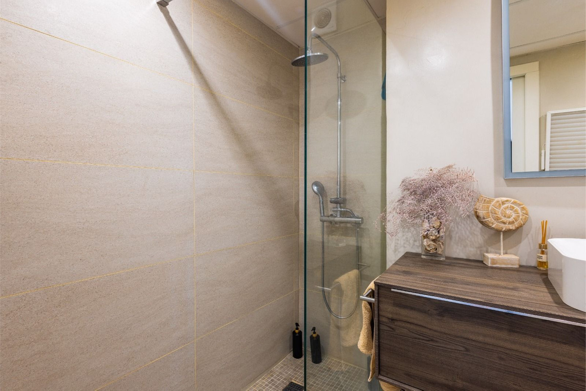 fd18129bdb202b4f963f22d5ad8ef1d1 - 20