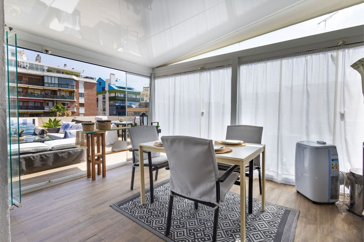 fd18129bdb202b4f963f22d5ad8ef1d1 - 24