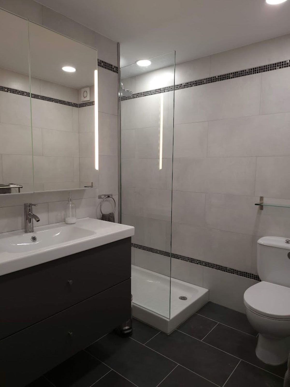 fd3aa3341c287c576548e07bb511c7ac - 11