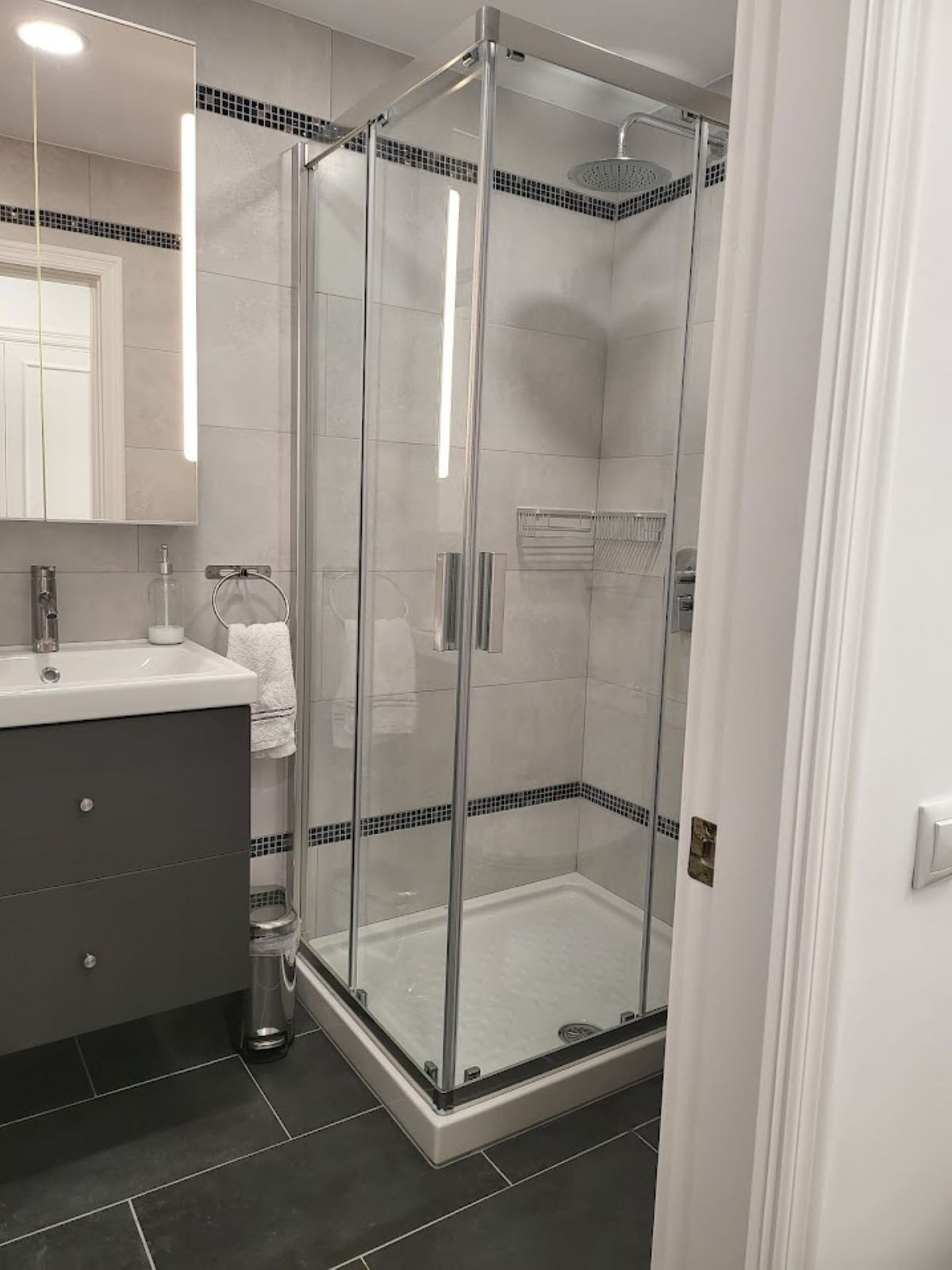 fd3aa3341c287c576548e07bb511c7ac - 14