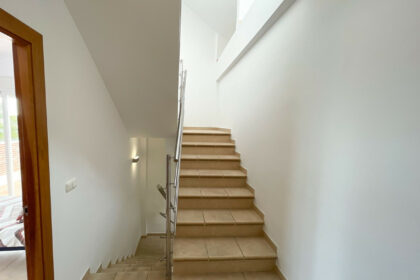 fd55b0921400374bef0b6c2923b1fa28 - 11