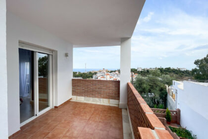 fd55b0921400374bef0b6c2923b1fa28 - 16