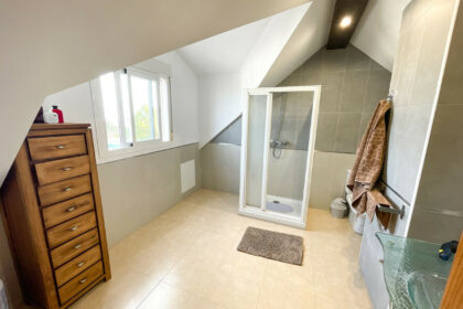 fd55b0921400374bef0b6c2923b1fa28 - 24