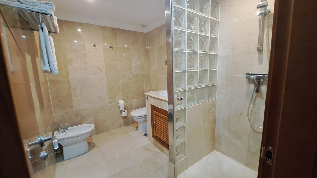 fd74cb0f8ec0be17a2c136a6688d02fc - 10