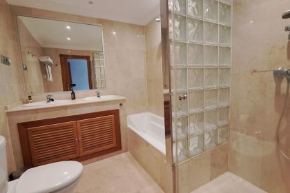 fd74cb0f8ec0be17a2c136a6688d02fc - 8