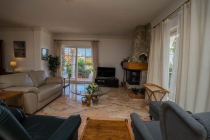 fdfc495d594fbd640ad2e209865f5fb2 - 20