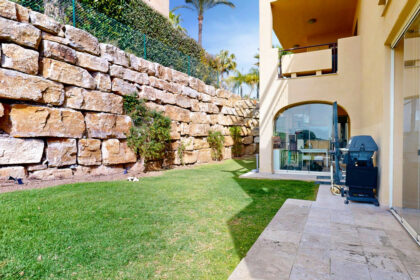 ff1509afa4978fc7030cf22d13fd8072 - 18