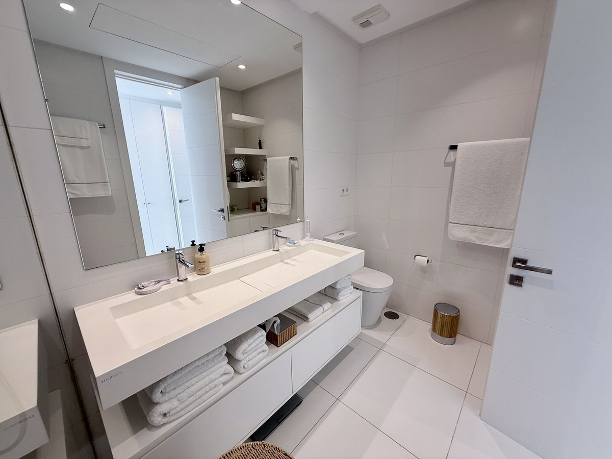 ff9117f8276c7238a8e57bc9383e5d2e - 24