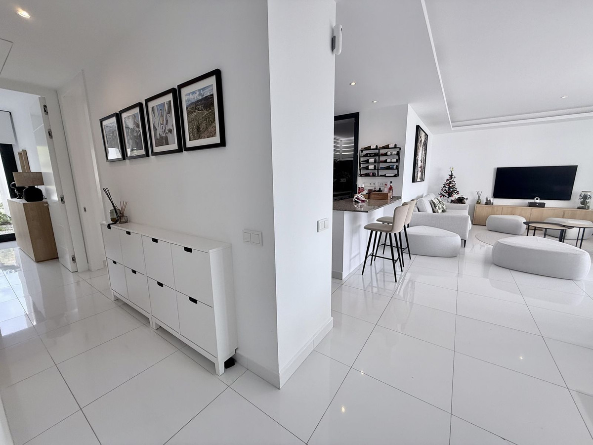 ff9117f8276c7238a8e57bc9383e5d2e - 35