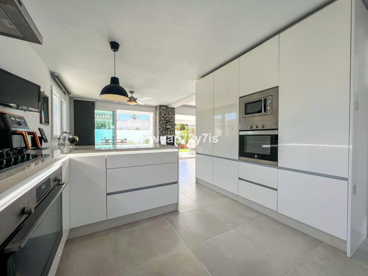 011ac8c3b0a3a7233134a618ecb4ab4c - 13