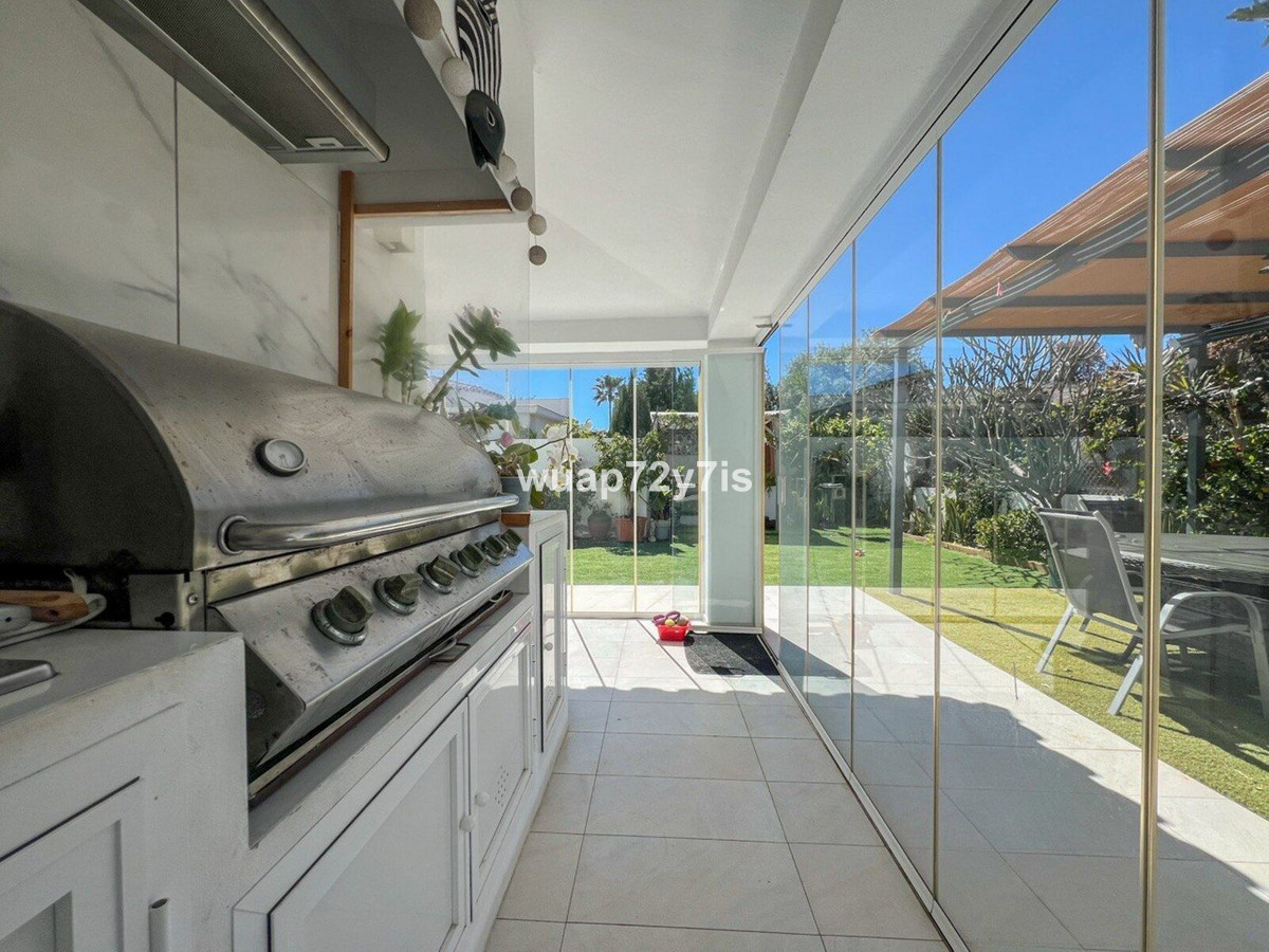 011ac8c3b0a3a7233134a618ecb4ab4c - 15