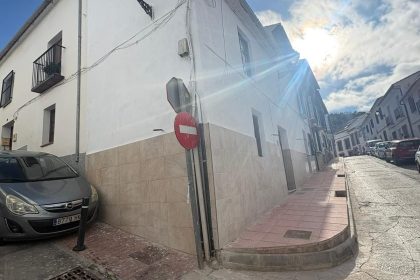 0ce08a35ca72ec7688cdfe6a5238c9e4 - 1