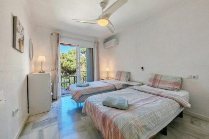 0ff6ea5376bc217248fda4a0351eb28a - 12