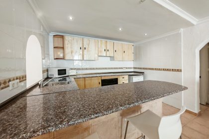 0ff6ea5376bc217248fda4a0351eb28a - 18