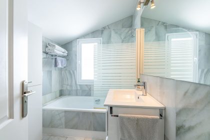 126704abdd1dee05a1b63cf4418f9e01 - 19