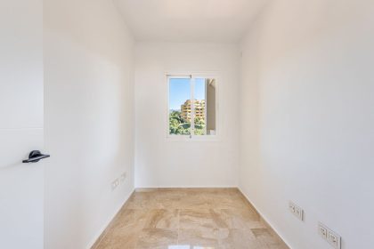 133aa14cf0630a1dcbd9fef1f5c056a9 - 18