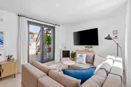 17e14f232de7e81c2251e91bcc99c9ff - 18