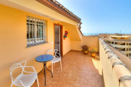 1ac7a0584ba7d6265e2334aeacd03f99 - 23