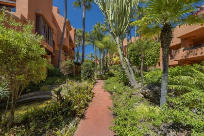 1fc36b56c4d17e7c92e9b5cc01e434b1 - 33