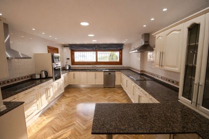 2352e7677a32a31d508ed54b234313bd - 17