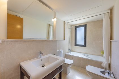 23e8ff35e102c714d8cd51cc16efd0f7 - 18