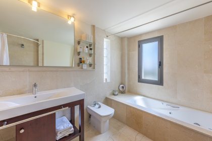 23e8ff35e102c714d8cd51cc16efd0f7 - 19