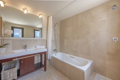 23e8ff35e102c714d8cd51cc16efd0f7 - 22