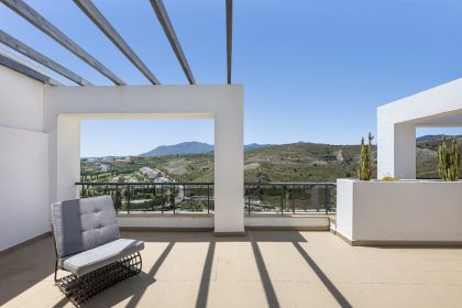 23e8ff35e102c714d8cd51cc16efd0f7 - 33