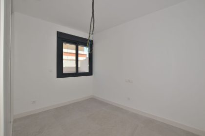 2bd267a5e90a49bda897f923ad1b7931 - 18