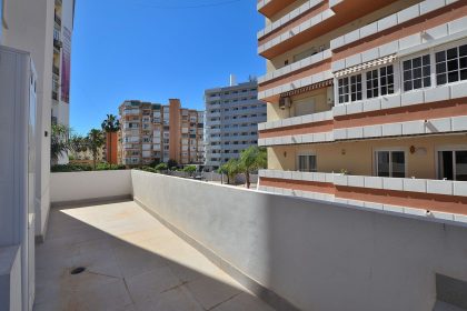 2bd267a5e90a49bda897f923ad1b7931 - 24