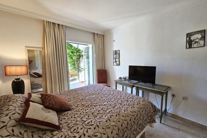 49b10904b26f7964d3ff291eb9d1d05a - 15