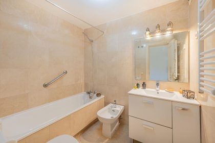 49b10904b26f7964d3ff291eb9d1d05a - 17