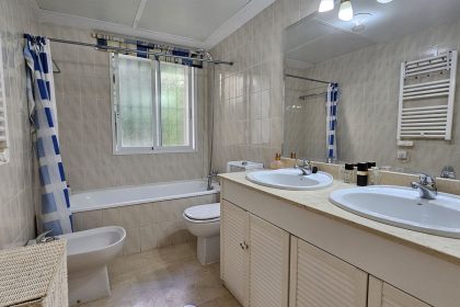 49b10904b26f7964d3ff291eb9d1d05a - 20