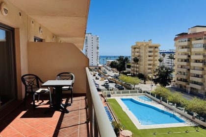 4cbf24cdb545049b8bec9ed71cb23f79 - 1